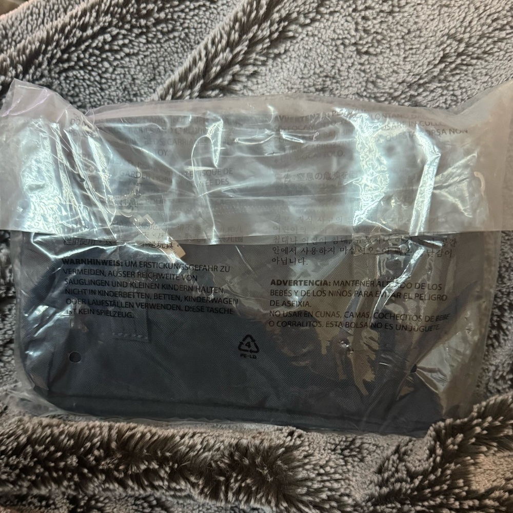 Baggallini Dark Blue Messenger Bag - Picture 13 of 13